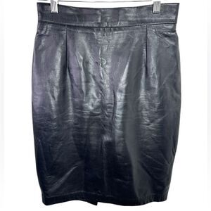 Danier Classic Black Leather Skirt Size 4???